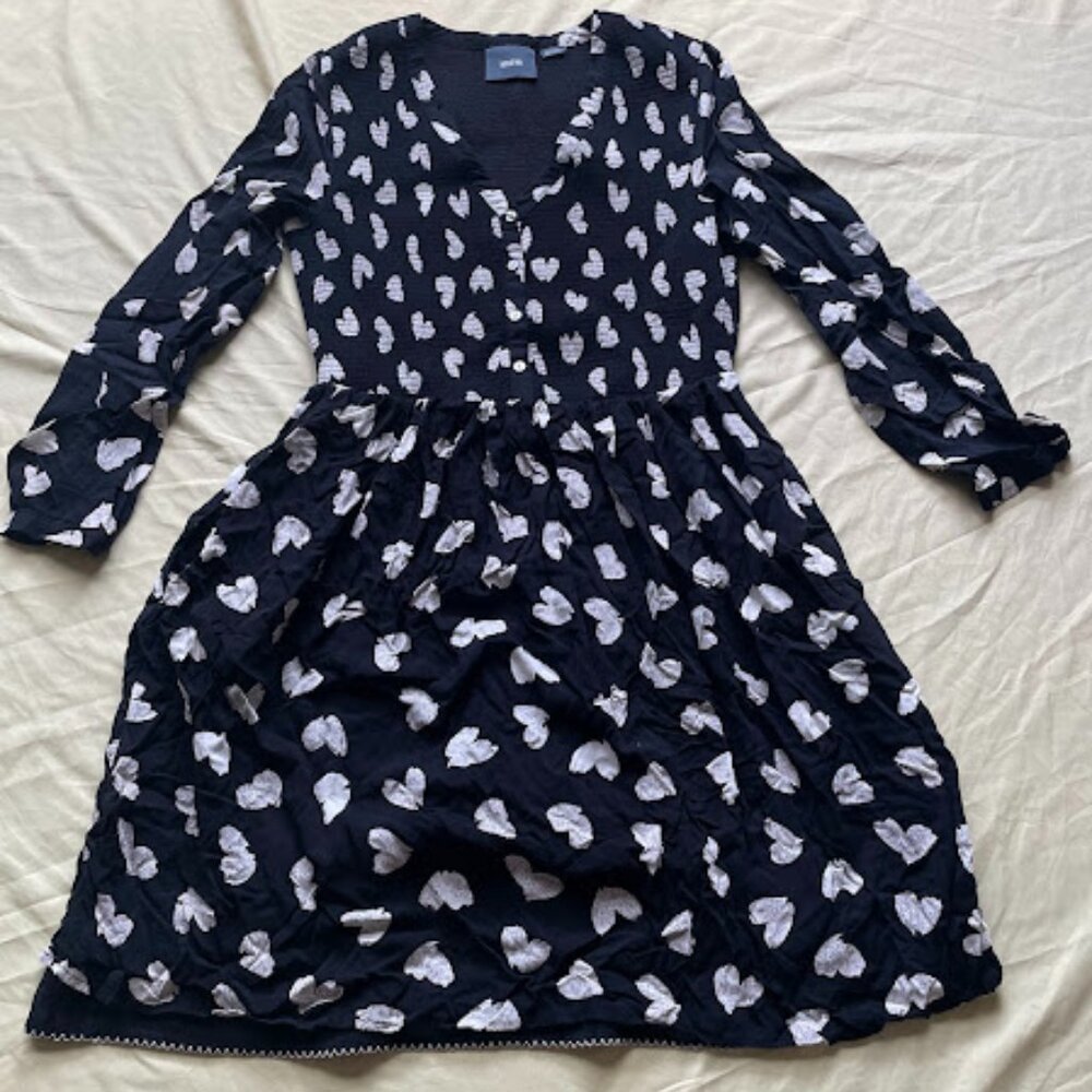 Maeve | Black & White Heart Print Smocked Dress | Size M